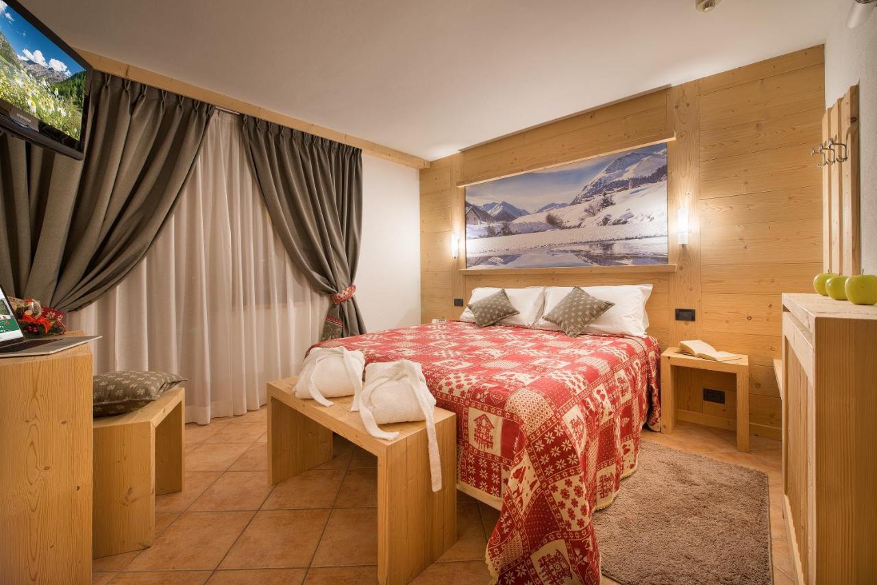 Hotel Bucaneve Livigno Exterior foto